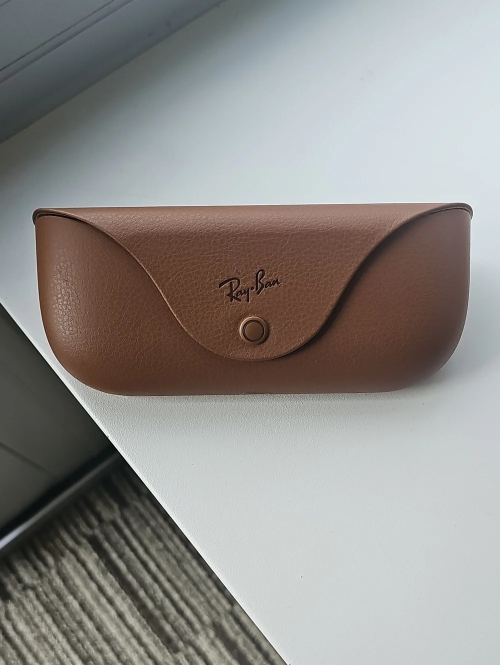 Ray-Ban META Glasses w/ Brown Leatherette Charging Case